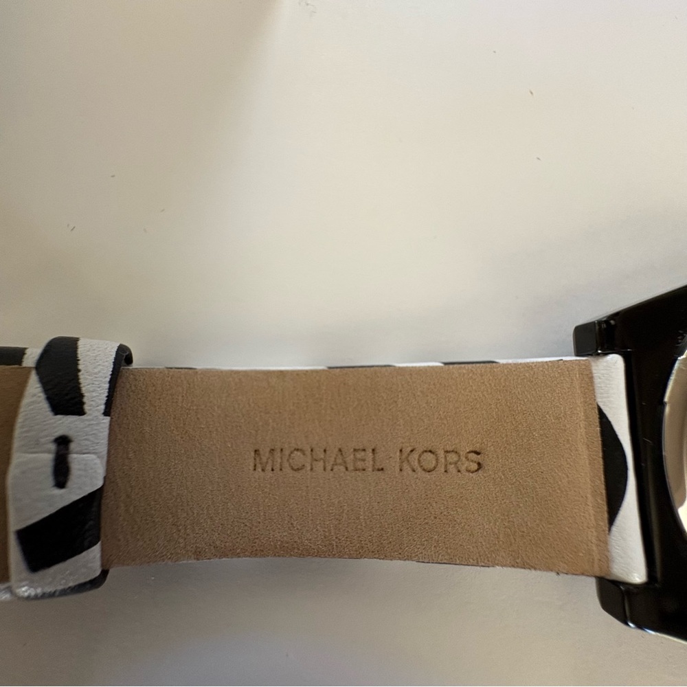 Michael Kors Channing Three Hand Zebra Print Leather Buckle Strap Closure Watch - Picture 15 of 16